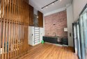 Edgy open plan apartment 