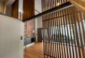 Edgy open plan apartment 