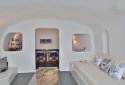 Oia Santorini Suite +8 Rental Yield !